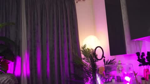 Snapshot of roshen_amira chatting on 01-22-25, 11:32 Amii online show from 01-22-25, 11:32