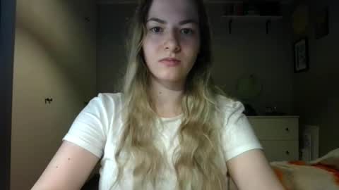 Snapshot of rosie_june chatting on 10-30-25, 08:16 Rosie online show from 10-30-25, 08:16