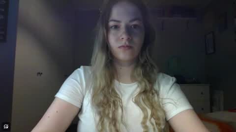 Snapshot of rosie_june chatting on 11-03-25, 07:42 Rosie online show from 11-03-25, 07:42