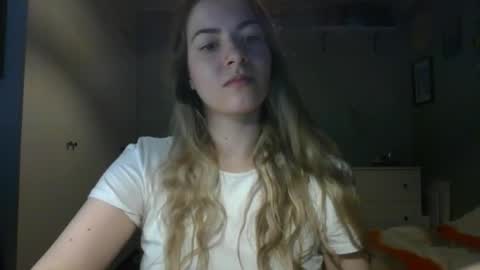 Snapshot of rosie_june chatting on 11-17-25, 07:47 Rosie online show from 11-17-25, 07:47