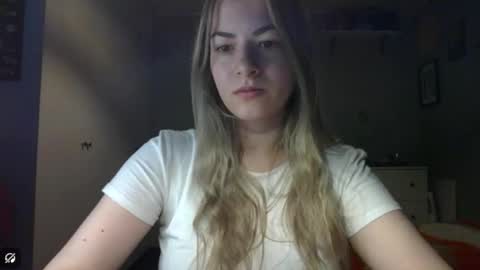 Snapshot of rosie_june chatting on 11-19-25, 08:14 Rosie online show from 11-19-25, 08:14