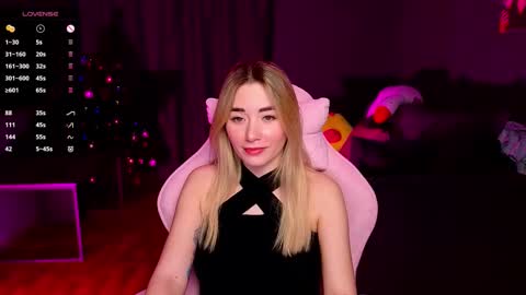 Snapshot of rosie_mac chatting on 02-12-26, 02:28 Rosie online show from 02-12-26, 02:28