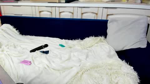 Rose  online show from 04-14-26, 09:15