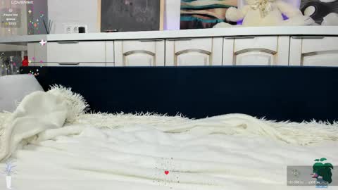 Rose  online show from 04-19-26, 09:30