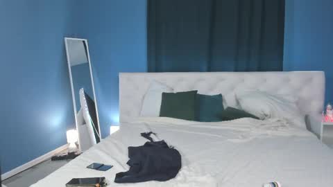 Rose  online show from 04-25-26, 09:23