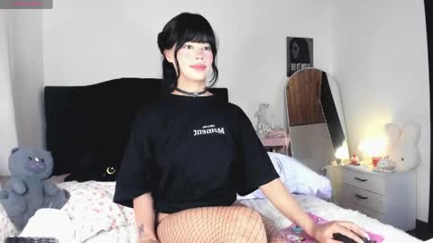 Snapshot of rosie_se chatting on 05-13-26, 04:15 Rosieeee online show from 05-13-26, 04:15