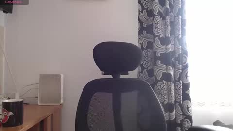 Snapshot of rosiehayes chatting on 11-17-25, 10:21 RosieHayes online show from 11-17-25, 10:21