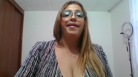 Snapshot of rossanalionheart chatting on 12-19-24, 10:32 Rossana online show from 12-19-24, 10:32
