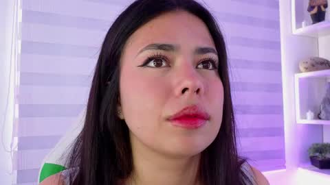 Snapshot of rosse_amyy chatting on 06-05-26, 06:13 online show from 06-05-26, 06:13