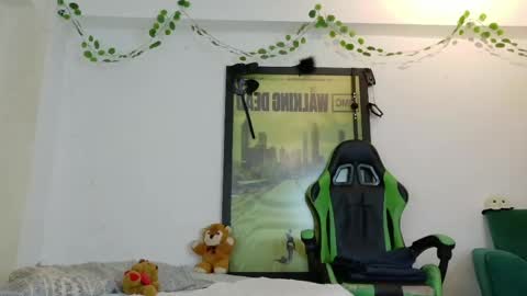 Snapshot of rosse_dredd chatting on 05-14-26, 01:29 Anal for the first time 40000tks online show from 05-14-26, 01:29