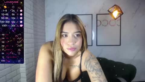 Snapshot of rosse_jeane_v chatting on 01-25-25, 04:35 rosse jeane v online show from 01-25-25, 04:35