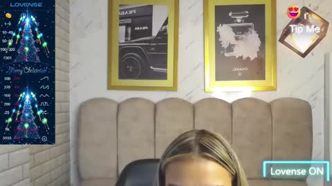 Snapshot of rosse_jeane_v chatting on 12-15-25, 01:04 rosse jeane v online show from 12-15-25, 01:04