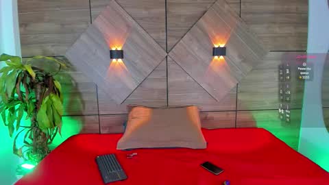 Snapshot of rossedamore chatting on 11-23-25, 03:23 Rosse online show from 11-23-25, 03:23