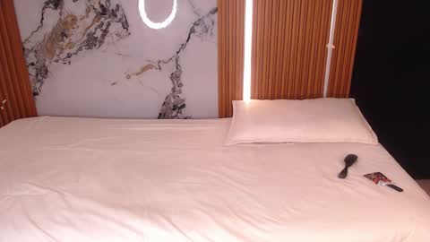 Snapshot of rosselyn_ chatting on 12-14-25, 12:43 Rossi Hill online show from 12-14-25, 12:43