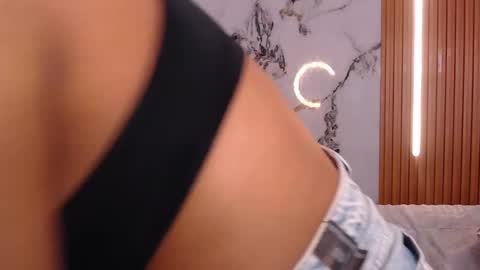 Rossi Hill online show from 01-05-26, 08:01