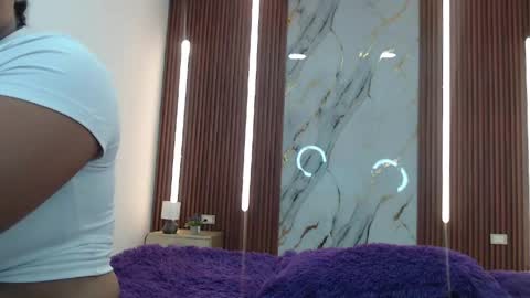 Rossi Hill online show from 04-11-26, 12:42