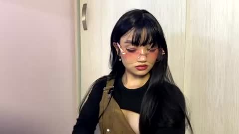 Moon online show from 07-06-26, 01:24