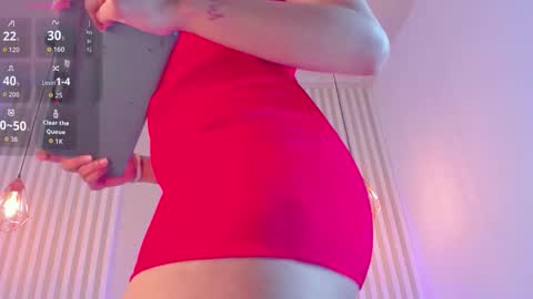 Snapshot of rossvega_ chatting on 10-22-25, 08:41 Ross online show from 10-22-25, 08:41