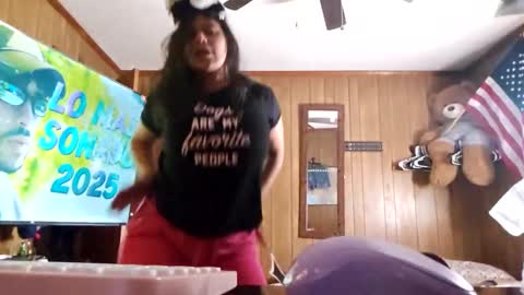 rosvelly8 online show from 10-14-25, 04:08