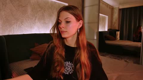 rosy_black_ online show from 01-06-25, 06:52