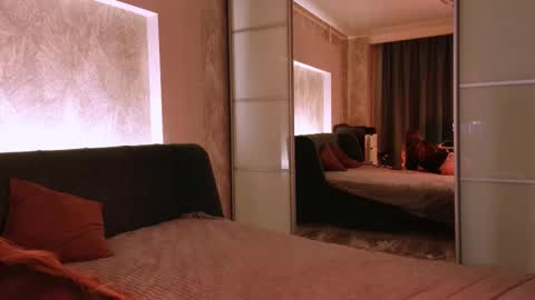 rosy_black_ online show from 03-01-25, 09:26