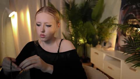 rosy_petal online show from 09-08-25, 08:19