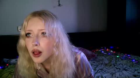 rosy_petal online show from 09-25-25, 06:39
