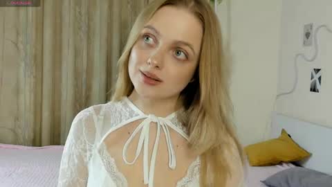 Im Luna online show from 04-23-26, 09:06