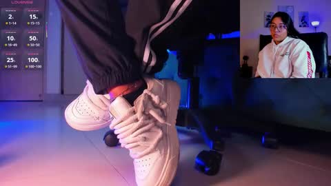 rosyejones online show from 11-25-25, 03:17