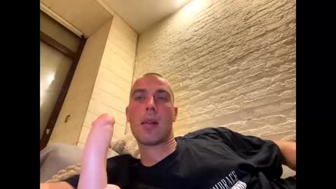 Snapshot of rotteei1 chatting on 10-04-25, 07:23 rotteei1 online show from 10-04-25, 07:23