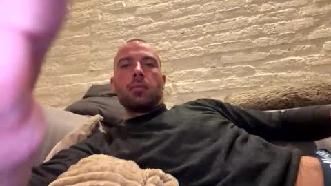 Snapshot of rotteei1 chatting on 10-18-25, 05:32 rotteei1 online show from 10-18-25, 05:32