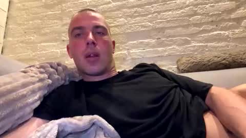 Snapshot of rotteei1 chatting on 10-18-25, 05:46 rotteei1 online show from 10-18-25, 05:46