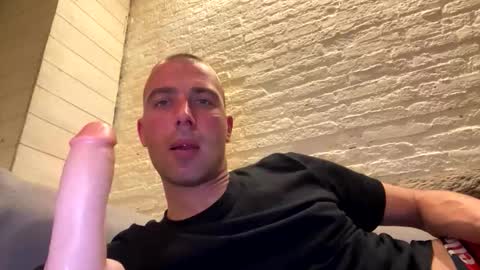 Snapshot of rotteei1 chatting on 10-19-25, 09:26 rotteei1 online show from 10-19-25, 09:26