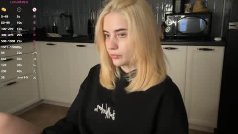 Snapshot of rottenlullaby chatting on 10-19-25, 08:09 - my telegram channel online show from 10-19-25, 08:09