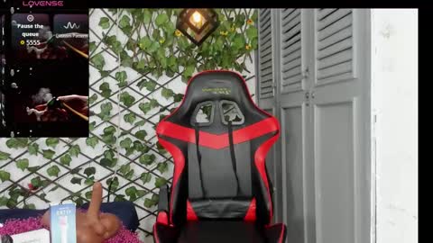 Snapshot of rous_55 chatting on 11-26-25, 12:17 Rous online show from 11-26-25, 12:17