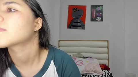 Snapshot of rous_and_sweet09 chatting on 06-05-26, 01:34 rous_and_sweet09 online show from 06-05-26, 01:34