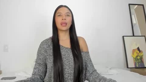 Snapshot of rouse_46 chatting on 10-19-25, 05:46 Rouse online show from 10-19-25, 05:46