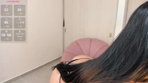 Snapshot of rouse_hallberg_ chatting on 05-22-26, 07:41 DREAM online show from 05-22-26, 07:41