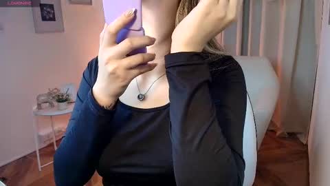 Snapshot of rousee_v chatting on 02-11-26, 01:05 Rousee online show from 02-11-26, 01:05