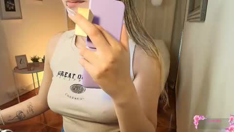 Snapshot of rousee_v chatting on 03-14-26, 01:05 Rousee online show from 03-14-26, 01:05