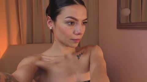 Snapshot of rousee_v chatting on 04-22-26, 04:30 Rousee online show from 04-22-26, 04:30