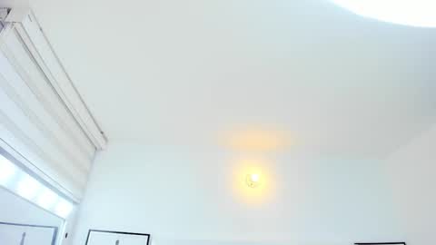 Snapshot of rousefox1 chatting on 01-14-26, 01:55 Valeria online show from 01-14-26, 01:55