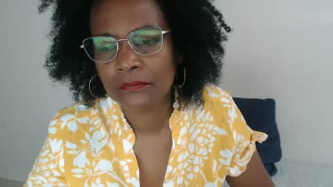 luxa online show from 12-22-24, 01:00