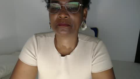 luxa online show from 11-19-25, 12:05