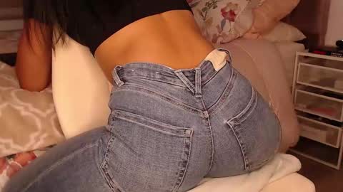 Rouss marie henao  online show from 03-26-26, 10:48