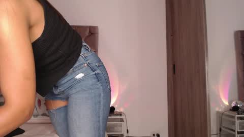 Rouss marie henao  online show from 04-11-26, 01:10