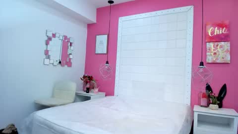 Snapshot of rousse_millers chatting on 03-27-26, 01:33 Rousse online show from 03-27-26, 01:33