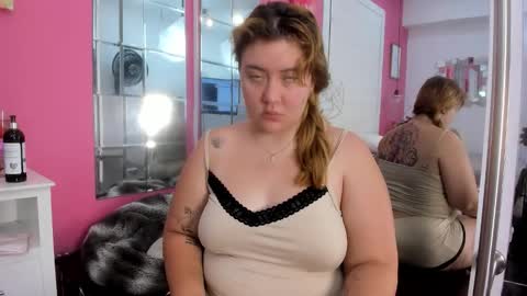 Snapshot of rousse_millers chatting on 05-16-26, 04:06 Rousse online show from 05-16-26, 04:06