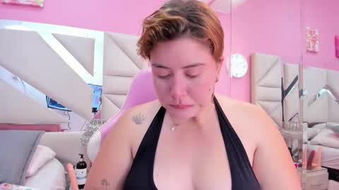 Snapshot of rousse_millers chatting on 05-25-26, 02:12 Rousse online show from 05-25-26, 02:12