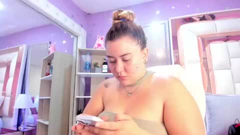 Snapshot of rousse_millers chatting on 06-12-26, 01:32 Rousse online show from 06-12-26, 01:32